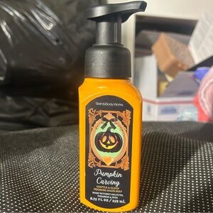 Bath & Body Works Pumpkin Carving Foaming Hand Soap - Orange and Black
